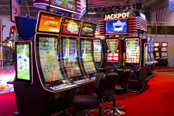 runcing77 live-dealer studio with professional setup